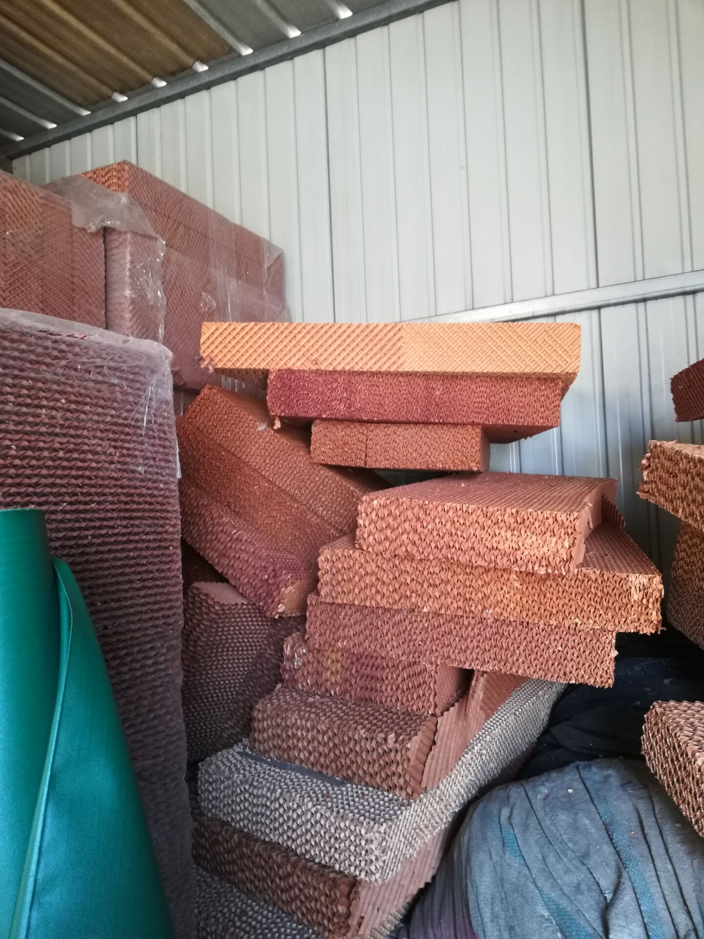 油漆廠生產(chǎn)車間排風降溫方案