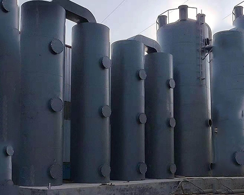 電捕焦油器簡介電捕焦油器采用結構形式有同心圓式、管式和蜂窩式等三種。無論哪種結構，其工作原理，即在金屬導線與金屬管壁（或極板）間施加高壓直流電，以維持足以使氣體產生電離的電場，使陰陽極之間形成電暈區(qū)。本段結構分析三種結構的電捕焦油器均有